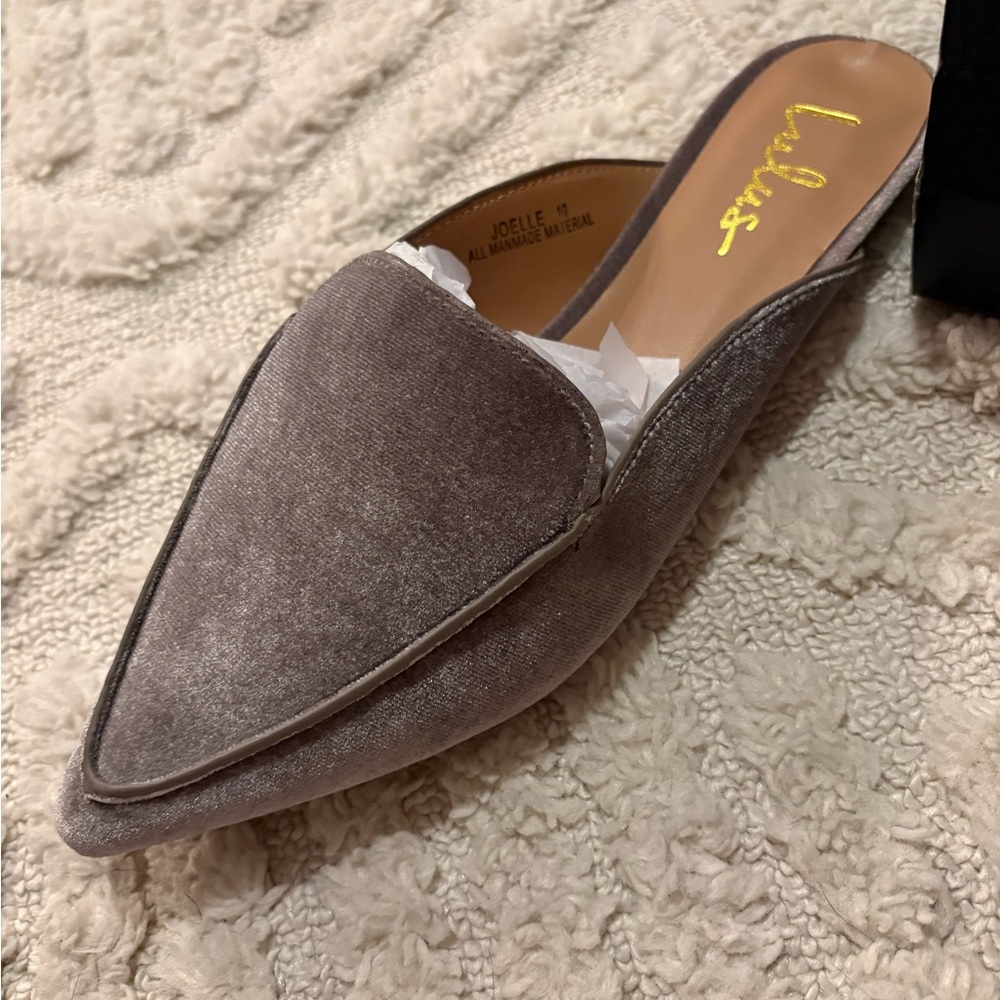 Lulu's Velvet Pointed-Toe Flats in Taupe